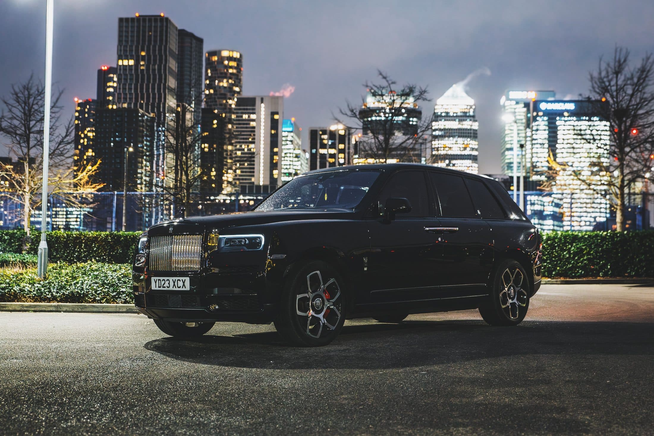 Rolls-Royce Cullinan at Canary Wharf at night